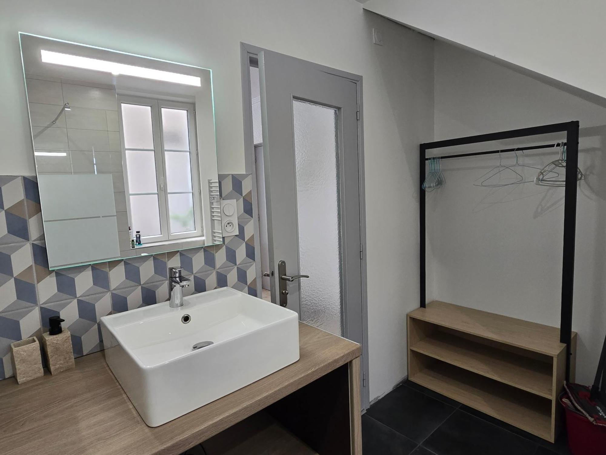 Appartement Au Calme Idealement Place A Macon. Eksteriør billede