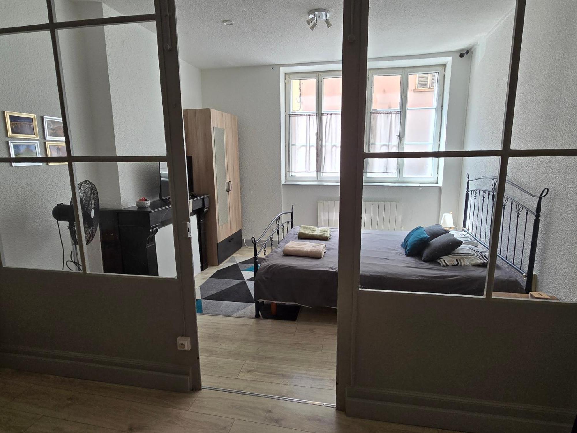 Appartement Au Calme Idealement Place A Macon. Eksteriør billede